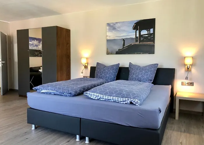 Am Alten Apfelbaum - 2