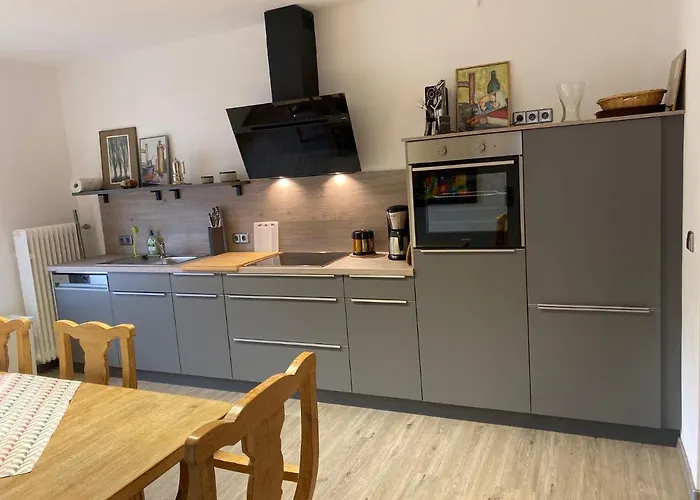 Am Alten Apfelbaum - 2 *